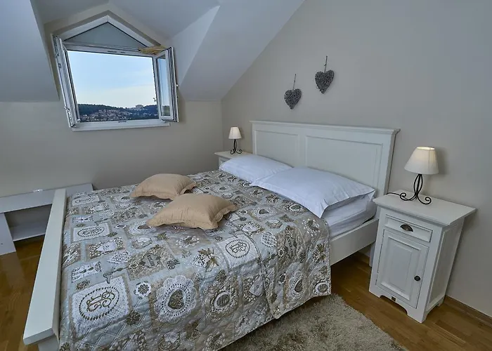 Lucy's View Apartmán